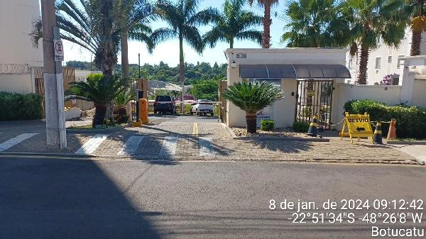 Apartamento no Condomínio Edifício Parque Bavaria com 2 Quartos e 1 Vaga na Garagem em Botucatu - São Paulo