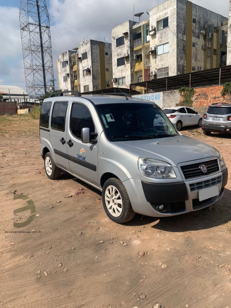 Fiat Doblò Attractiv 1.4 do Ano 2016 com Placa QDR5735 em null