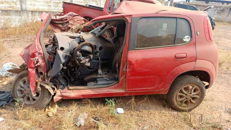 Fiat Uno Vivace 1.0 2012/2013 com Cor Vermelha em Sorriso - Mato Grosso