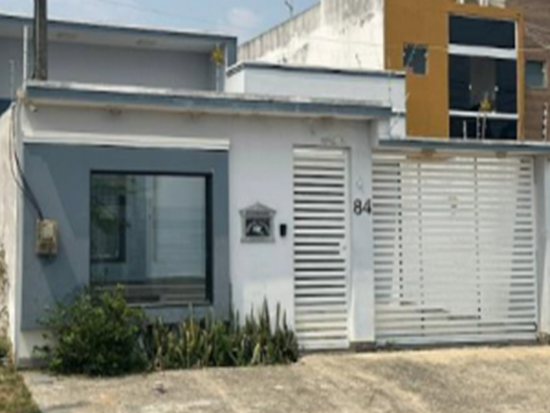 Casa com Área Construída de 224,95m² e Terreno de 453,00m² em Campos Dos Goytacazes - Rio de Janeiro