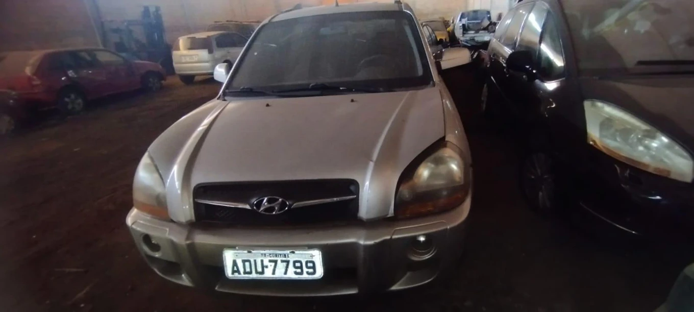 Imagem do leilão Leilão de Hyundai Tucson GLS Prata Chassi Adulterado com Status de Sucata Inservível em Laranjeiras Do Sul - Paraná