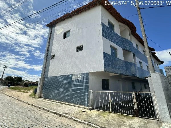 Apartamento com 2 Quartos e 1 Vaga na Garagem em Sanharo - Pernambuco