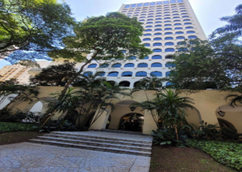 Apartamento com Área Útil de 747,34m² e 4 Suítes em Edifício com Piscina e Academia em São Paulo