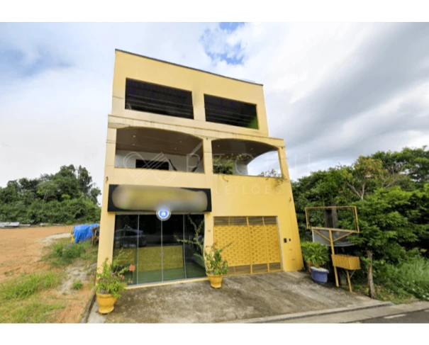 Terreno no Loteamento Villa Suíça com Área Total de 250,00m² e Área Construída de 710,44m² em Manaus - Amazonas