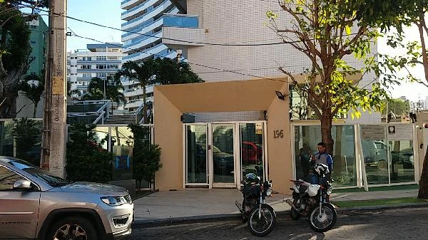 Imagem do leilão Leilão de Apartamento no Condomínio Arc de France com 3 Quartos e 3 Vagas na Garagem em Fortaleza - Ceará