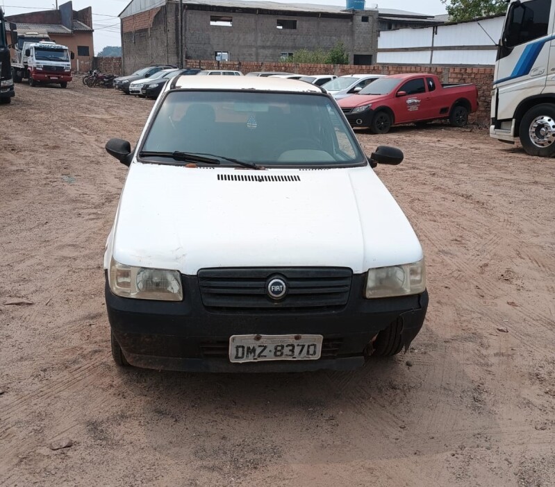 Fiat Uno Mille Fire Flex 2005/2006 e Cor Branca em Comodoro - Mato Grosso