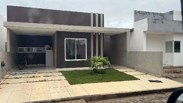 Casa com 3 Quartos, 1 Vaga e 160m² de Terreno em Arapiraca - Alagoas