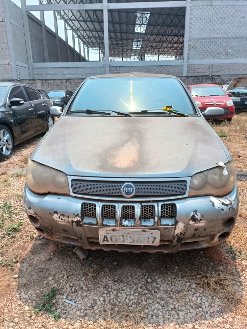 Fiat Palio Fire Flex 2006/2007 com Cor Cinza em Cuiabá - Mato Grosso