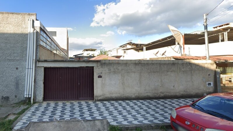 Casa com 360m², 2 Quartos sendo 1 Suíte, Sala, Cozinha, Varanda e Lavanderia em Juiz De Fora - Minas Gerais
