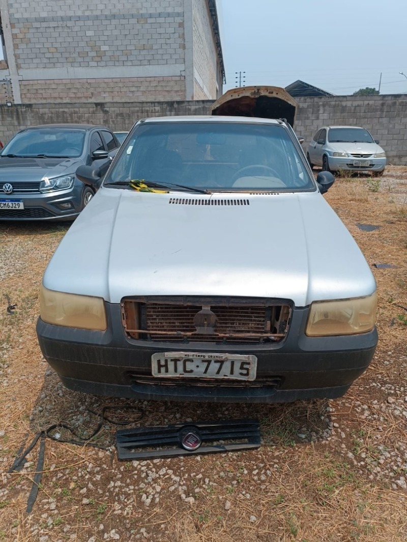 Fiat Uno Mille Fire Flex 2008 Prata em Cuiabá - Mato Grosso