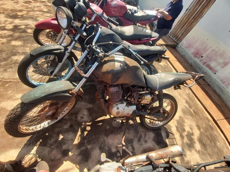 Imagem do leilão Leilão de Honda CG 150 Depenada com Chassi Raspado e Sem Placa em Paranaíba - Mato Grosso do Sul