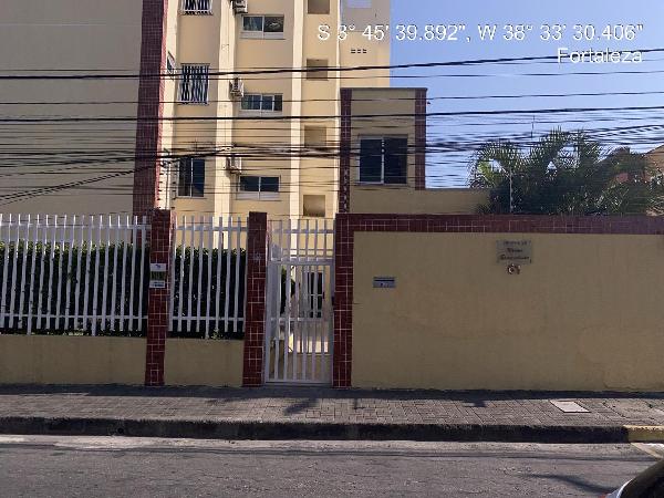 Apartamento no Condomínio Noemi Evangelisya com 3 Quartos e 2 Vagas na Garagem em Fortaleza - Ceará