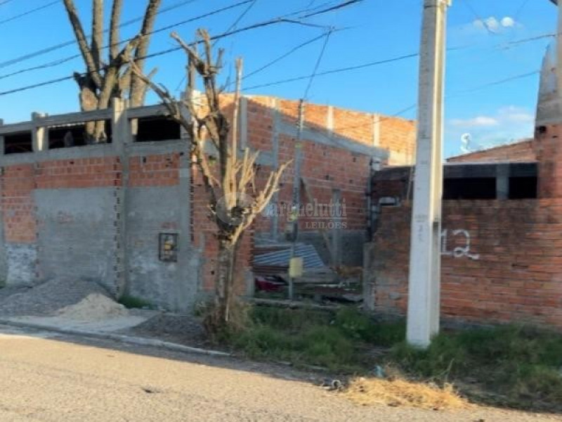 Casa com 1 Vaga de Garagem e 153m² de Área Construída em Santa Maria - Rio Grande do Sul