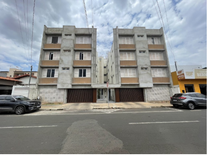 Apartamento com 3 Quartos, 1 Suíte e Garagem para 2 Carros em Patrocínio - Minas Gerais