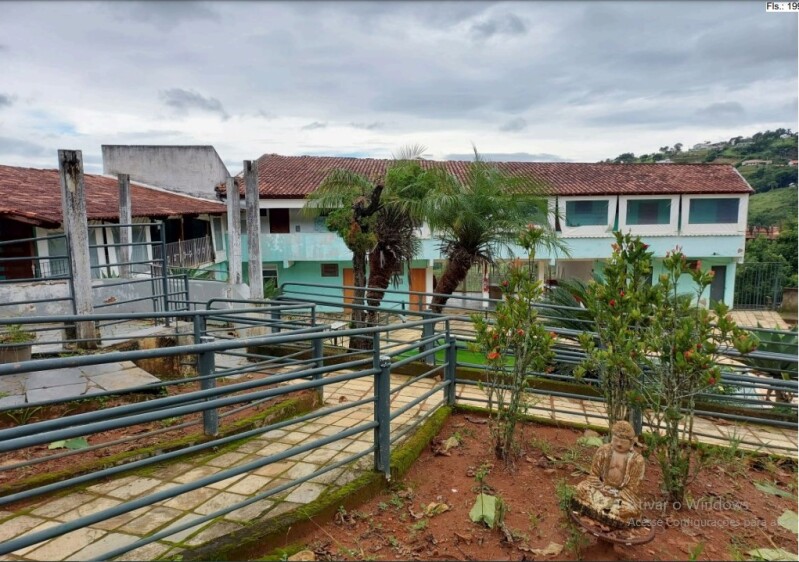 Casa com 10 Suítes, Piscina e Edificações Diversas em Juiz De Fora - Minas Gerais