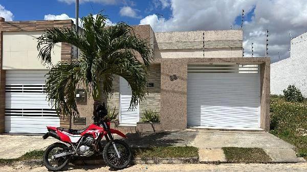 Imagem do leilão Leilão de Casa Unifamiliar com 3 Quartos e 1 Vaga na Garagem em Itabaiana - Sergipe